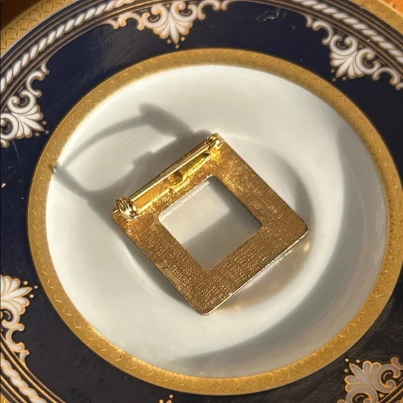 Vintage Guilloché Enamel Rose Square Brooch Pin - Picture 4 of 5